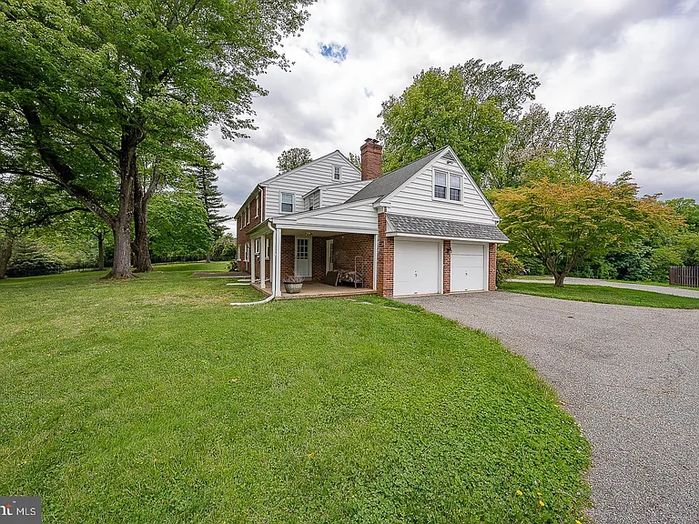 538 Conestoga Rd — Photo 37