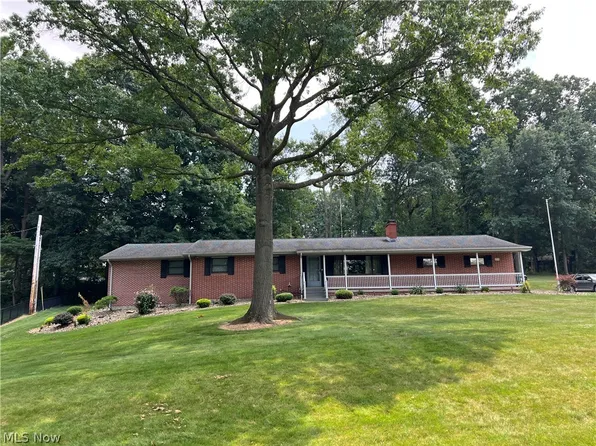 2510 Willow Brook Dr NW, Dover, OH 44622
