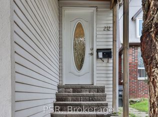 212 Coxwell Ave, Toronto, ON M4L3B2