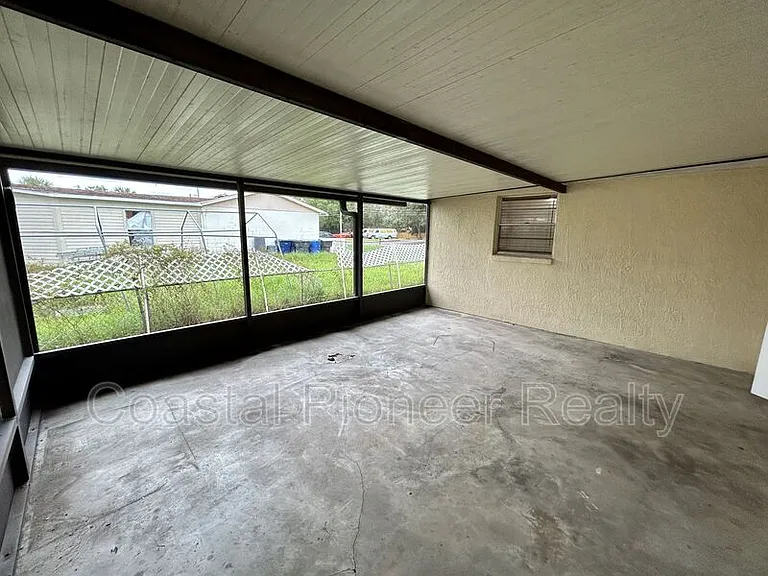 8819 W Robson St — Photo 20