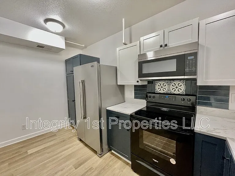740 Washington Blvd #B — Photo 6