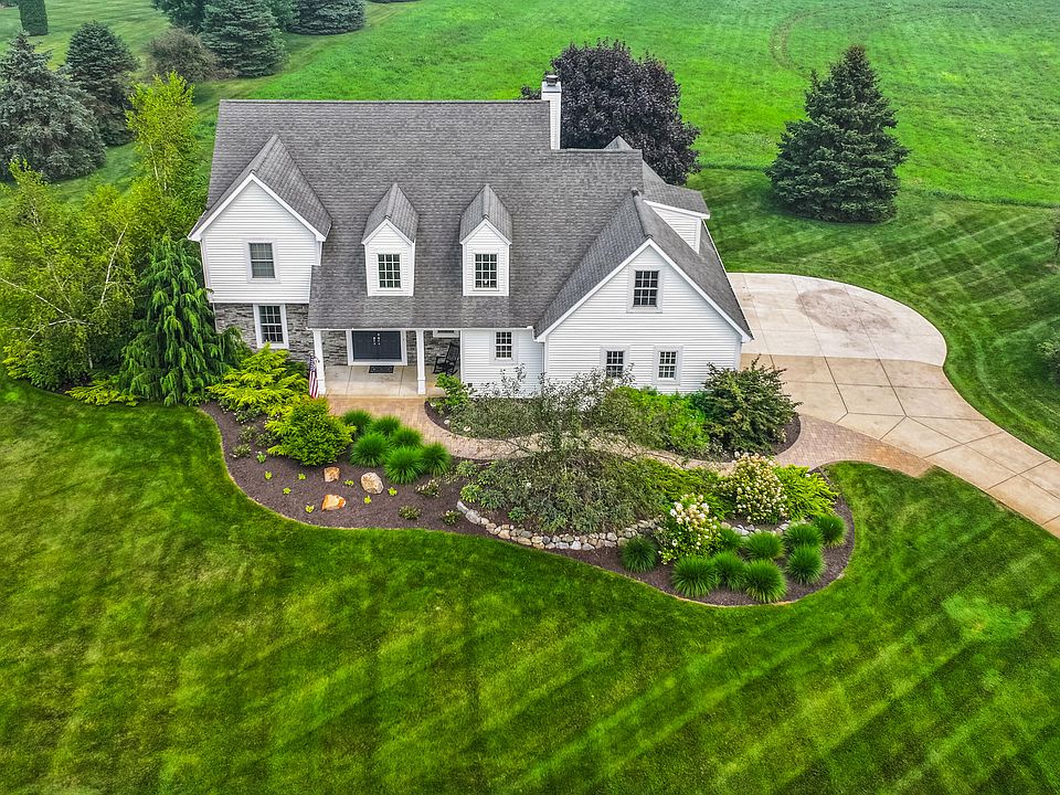 1st image of 103 Bridle Path Ln