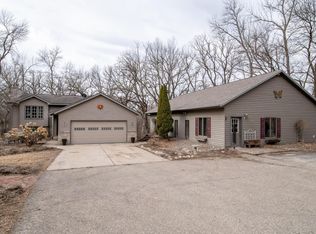 2158 Mingoview Dr, Wanamingo, MN 55983