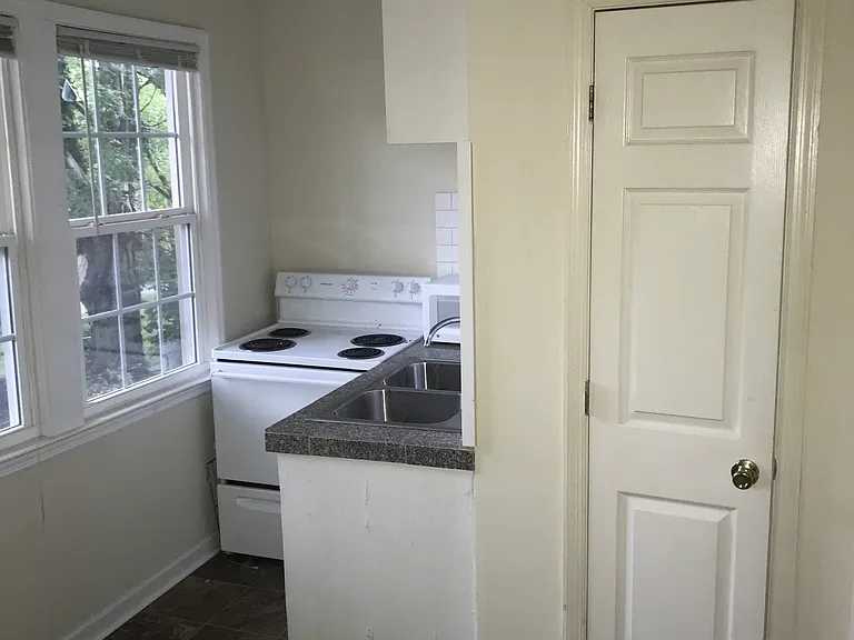 711 N Church St #A — Photo 5