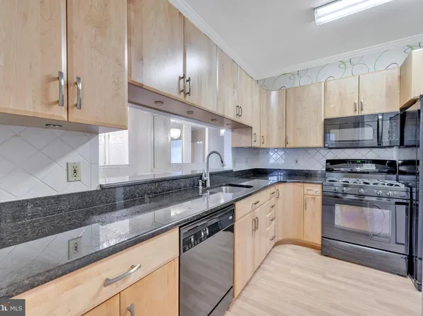 9219 Groffs Mill Dr, Owings Mills, MD 21117