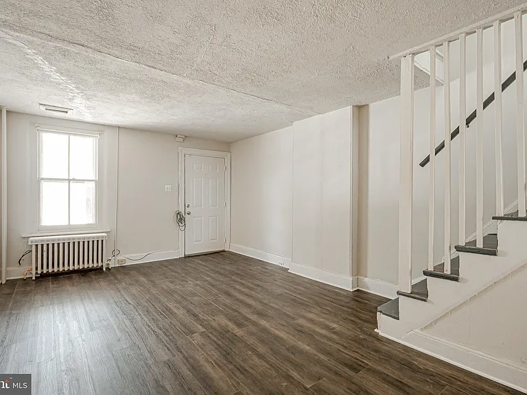 521 Maple Ave — Photo 5