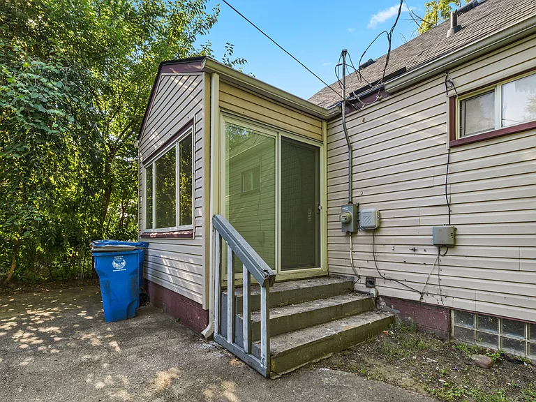 25477 Hopkins St — Photo 22