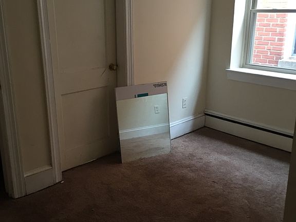 4th image of 318 N Royal Ave #2