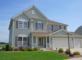 1366 Waters Edge Dr, Oconomowoc, WI 53066