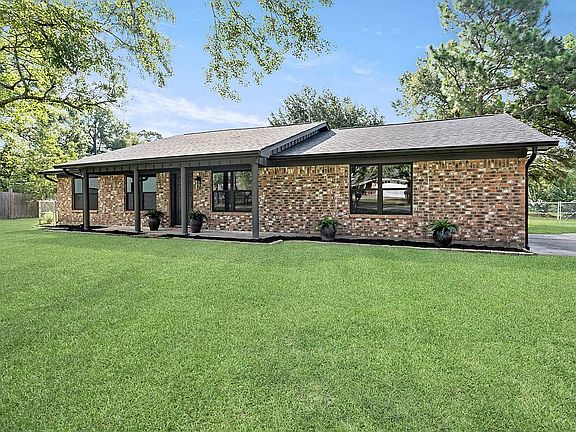 2nd image of 115 Azalea Dr