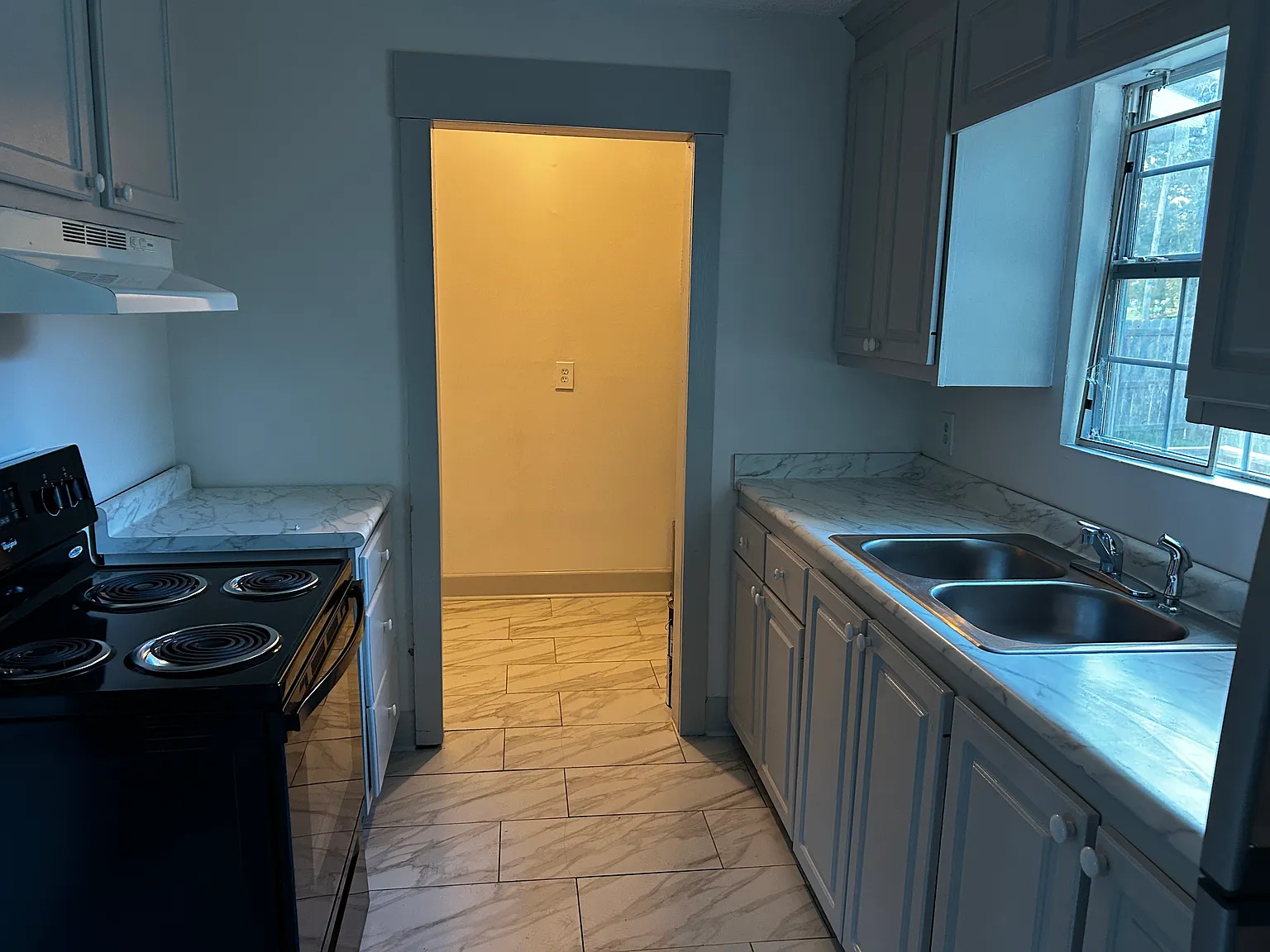 3 bed, 1050 sqft, $1,450 — Photo 4