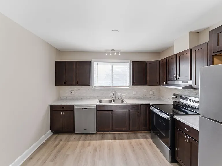 2405 Greenland Ave — Photo 27