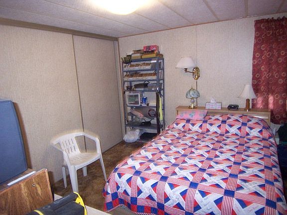 4th image of 1208 Jones Dr