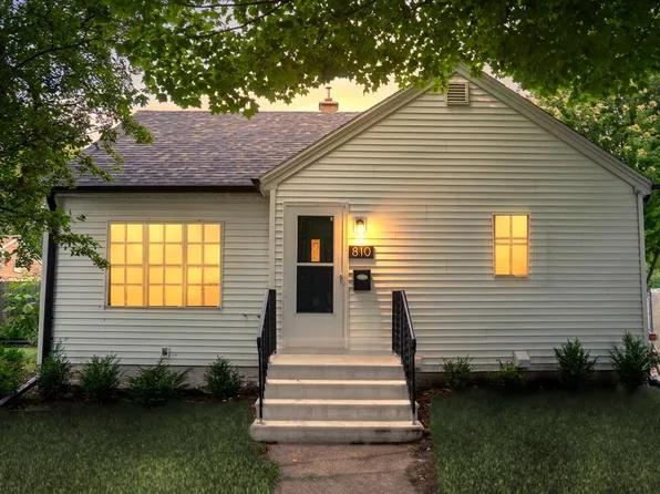 810 E 1st St, Kimberly, WI 54136