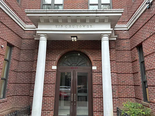 Rented by 18 REALTY | media 14