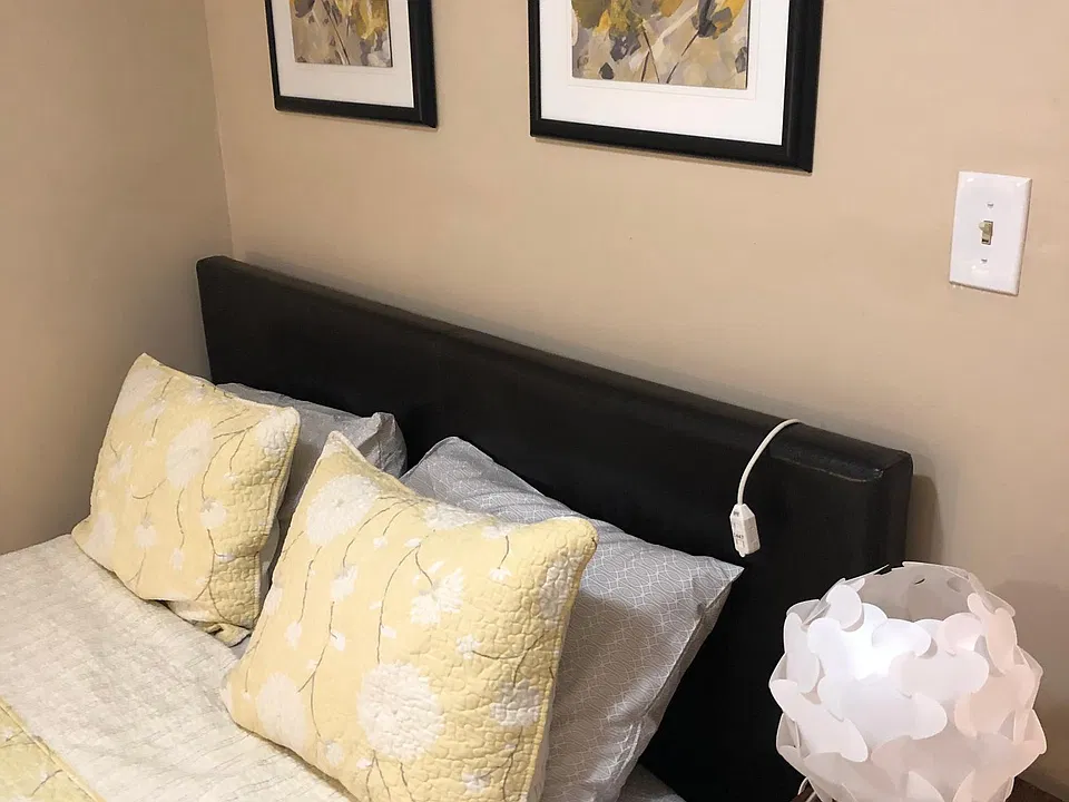Master bedroom fits queen sized bed (furniture not included, shown here for illustration purpose only)
