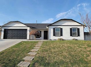 5002 Blue Sage Ln, Pasco, WA 99301