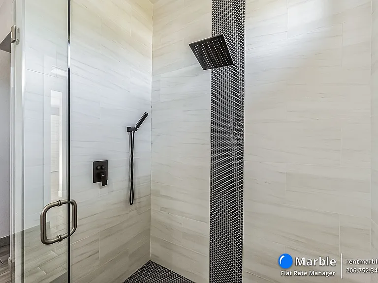 4618 Catalina Ln — Photo 10