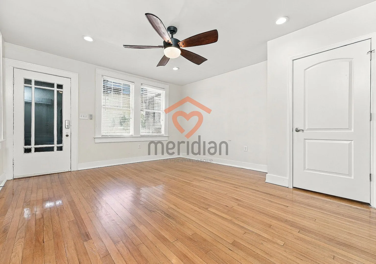 2 bedroom / 1 bath ~ Downtown Charleston — Photo 3