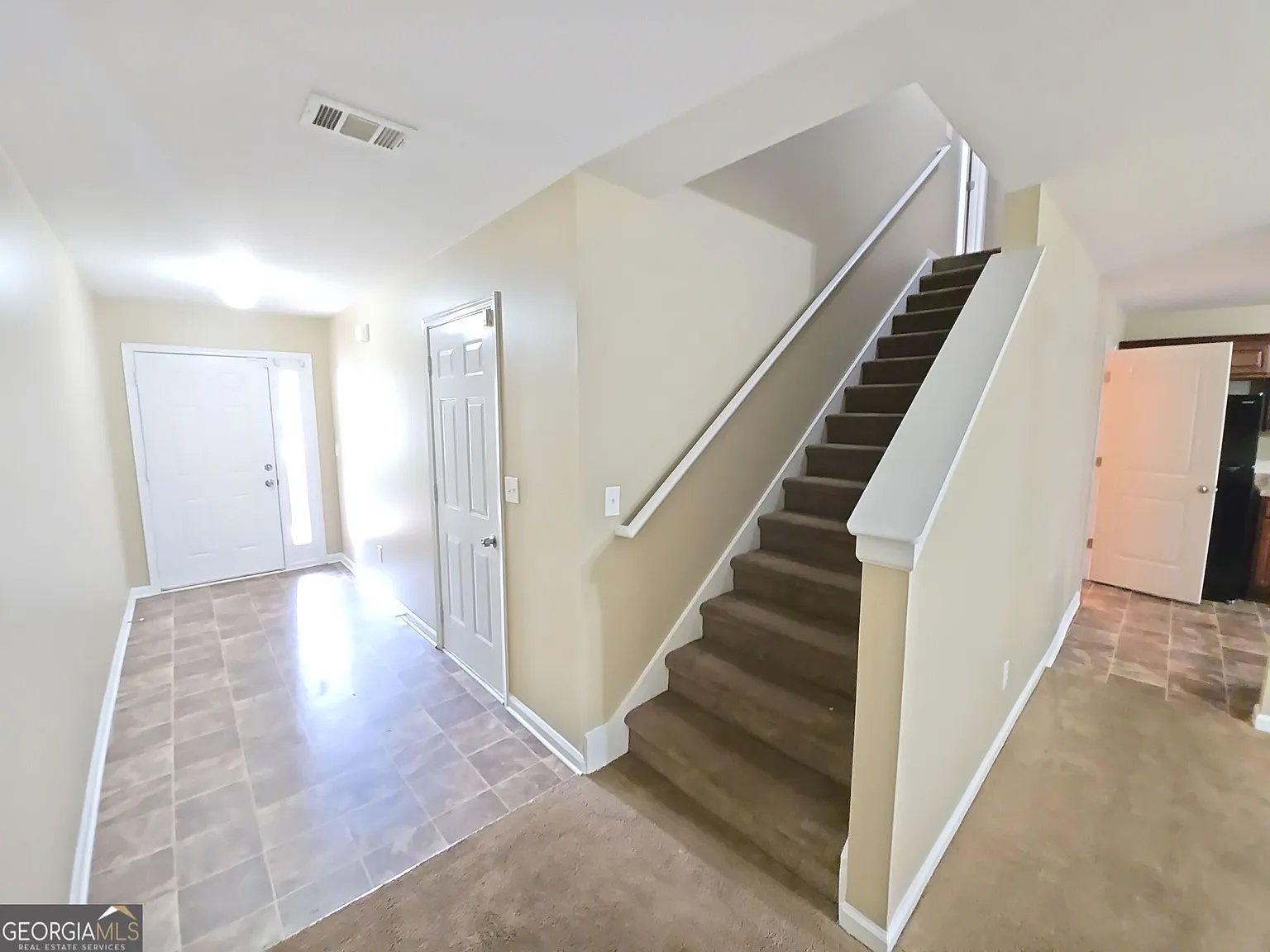 3 bed, 5.0 bath, 1704 sqft, $1,650 — Photo 2