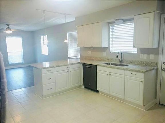 4th image of 916 Ridgewood Dr