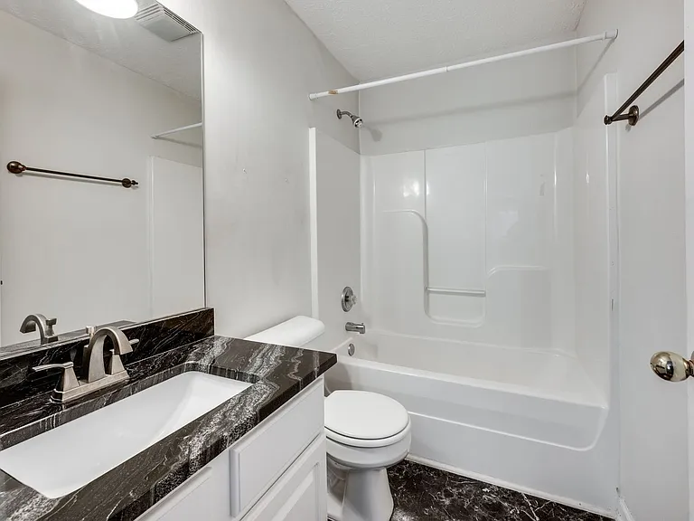 209 Shadow Glen Dr — Photo 28