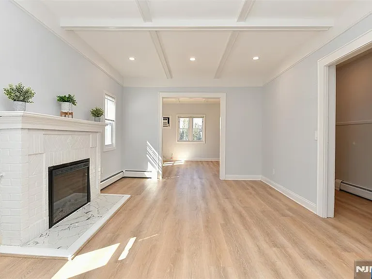 420 Carmita Ave #1 — Photo 6