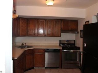 153 College Dr UNIT 153, Edison, NJ 08817
