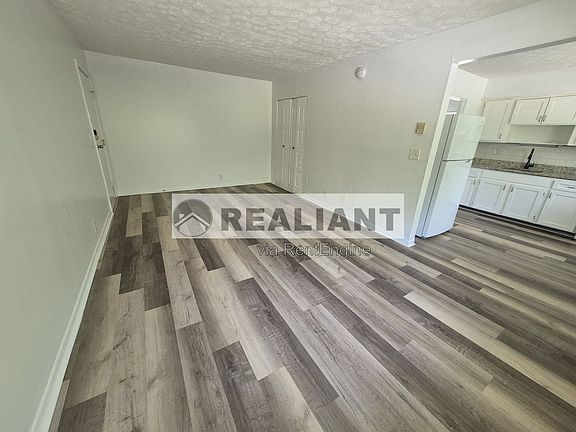 3rd image of 922 Highland Ave #31