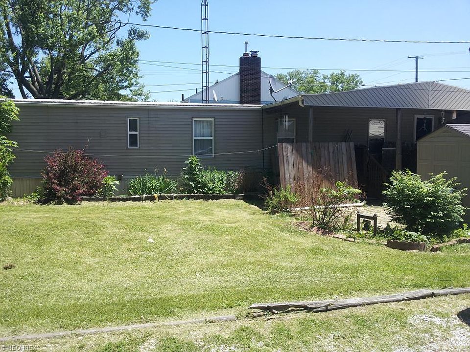2nd image of 2635 30th St NE