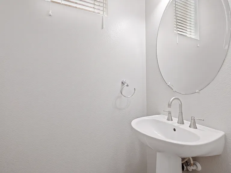 1271 Westbury Dr — Photo 13