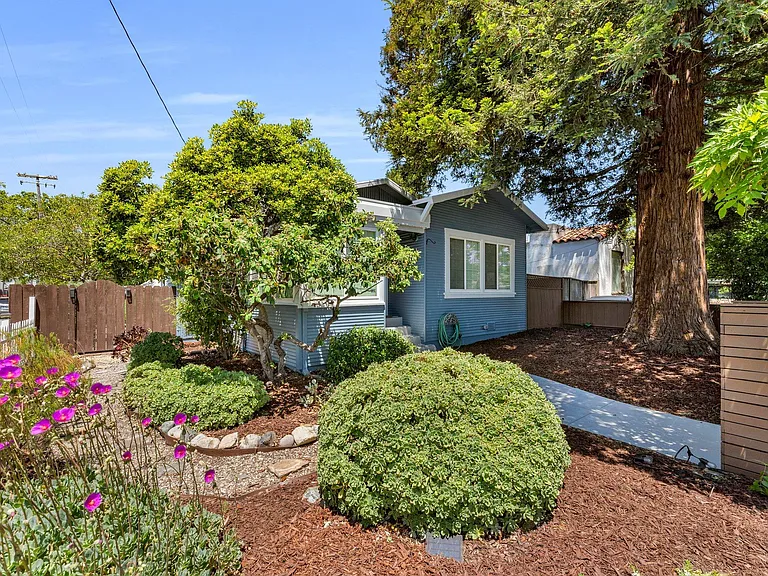802 Broadmoor Blvd — Photo 3