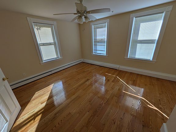 5th image of 7 Albert St APT 3