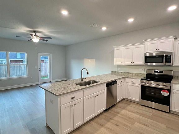 4th image of 6005 Brylex Ln #12B