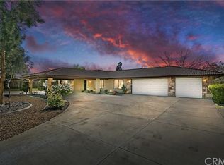 15422 Tuscola Rd, Apple Valley, CA 92307