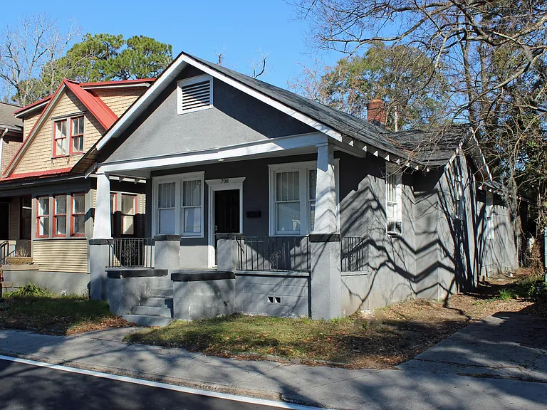 708 W Victory Dr #A — Photo 3