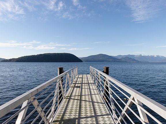 4th image of 2 Strachan Point Rd