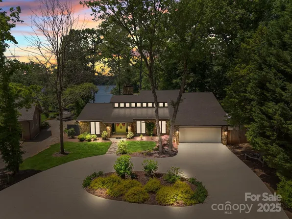 570 Blue Heron Rd, Salisbury, NC 28146