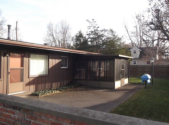 2nd image of 3613 W Peachtree Ln
