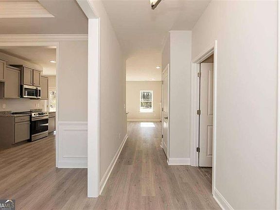 3rd image of 654 Bald Ridge Cir