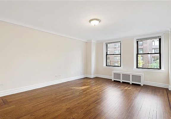3rd image of 340 W 57th St #12K