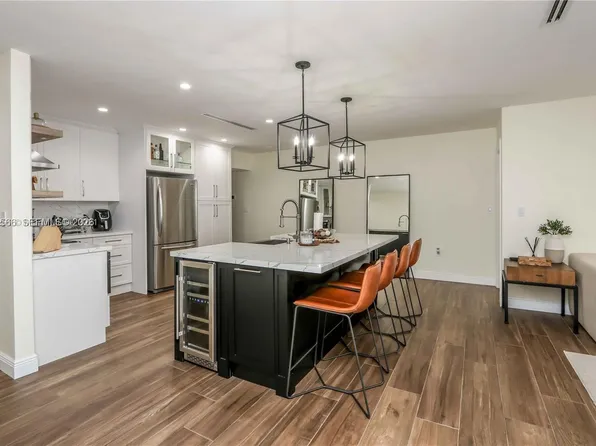 16509 Fox Den Ct, Miami Lakes, FL 33014