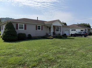 504 N 2nd Ave, Paden City, WV 26159