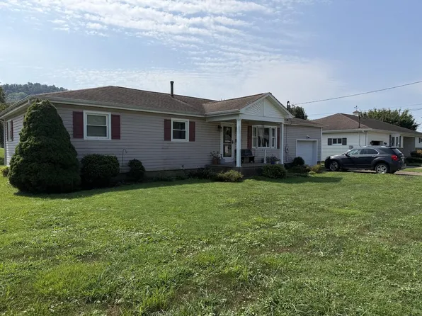 504 N 2nd Avenue, Paden City, WV 26159