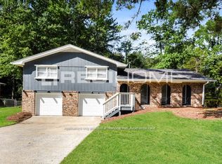 3720 Creekview Cir, Atlanta, GA 30349