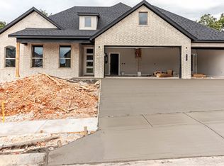 407 Ardie Martin St, Tontitown, AR 72762