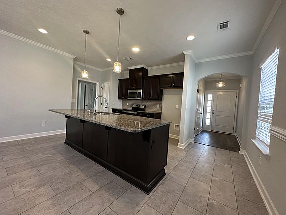5th image of 1219 Belgrove Drive