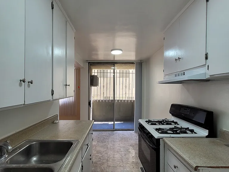 The Alexa Apartments — Photo 18