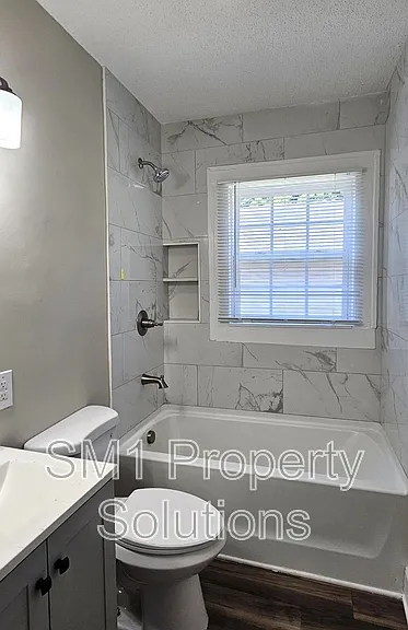 1215 Arlington St — Photo 9