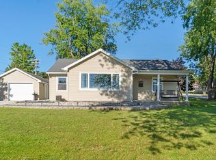 1729 Van Buren St, NEW HOLSTEIN, WI 53061